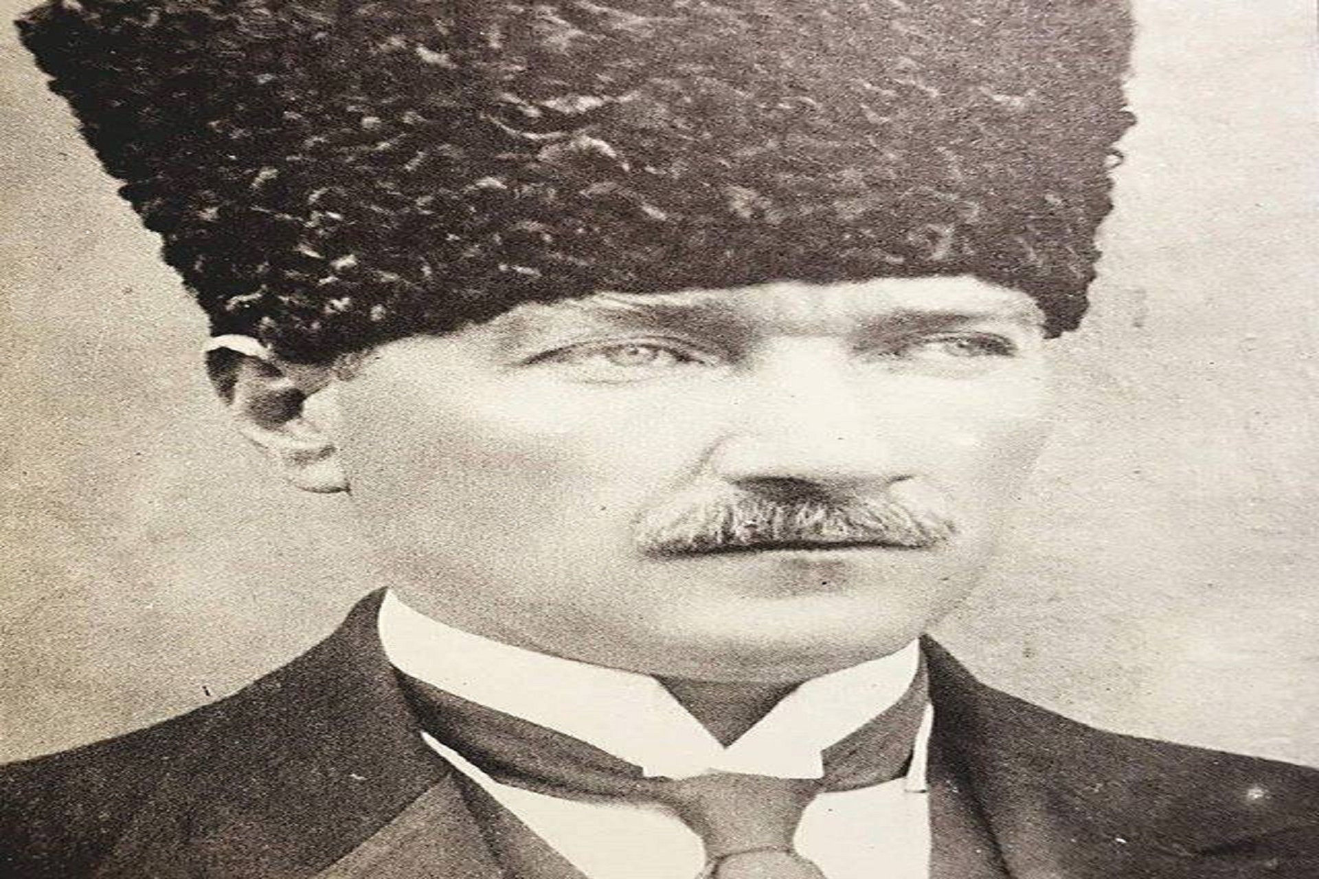 YALNIZ TEK BİR ŞEYE İHTİYACIMIZ VARDIR.ÇALIŞKAN OLMAK...(1)